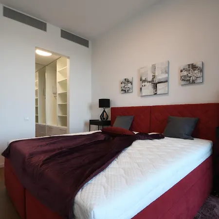 Skau White In Sky Park 3 Tower 27 Floor Panoramic View Free Parking Bratislava